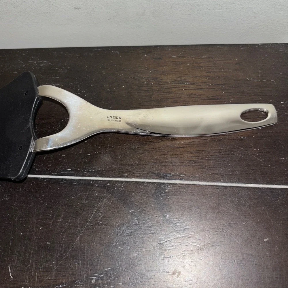 Oneida | Flexible Nylon Pie Server | Stainless Steel‎ Handle